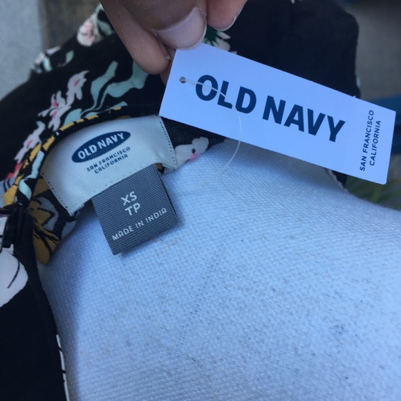 OLD NAVY black floral peplum top XS NWT - Picture 4 of 4